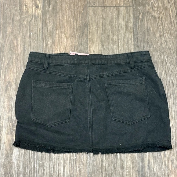 PrettyLittleThing Petite Washed Black Raw Hem Mini Skirt,  Excellent Condition - Picture 6 of 6